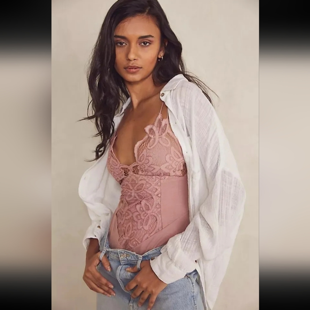 FreePeople One NWT lntamately Free Adella XS Lace Boduysuit In Dusty Rose